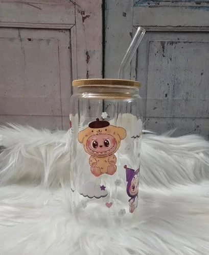 Vaso de cristal Labubu vestido de Kitty & Friends | Vaso de cerveza de 16 oz con tapa y pajita de cristal | Taza de café de cristal | Taza de café de cristal